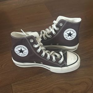 Brown platform converse